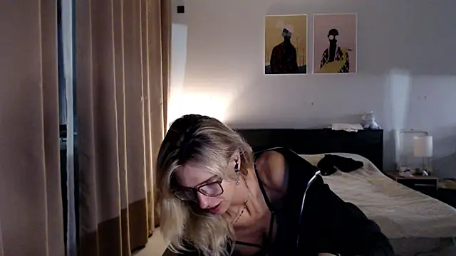 VivianCoke online show from 10.06.25