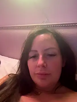 Snapshot of nightingale27 chatting on 09.17.25 nightingale27 online show from 09.17.25