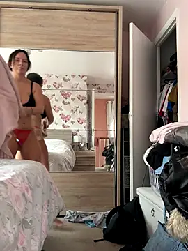 Snapshot of nightingale27 chatting on 10.15.25 nightingale27 online show from 10.15.25