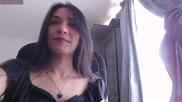 Snapshot of scarlett_vonrose chatting on 09.25.25 scarlett vonrose online show from 09.25.25