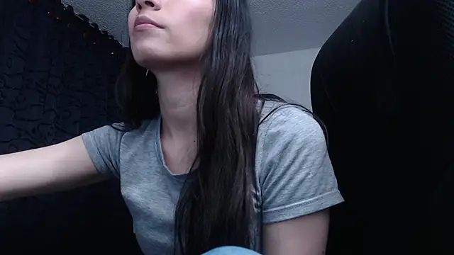 Snapshot of scarlett_vonrose chatting on 11.25.25 scarlett vonrose online show from 11.25.25