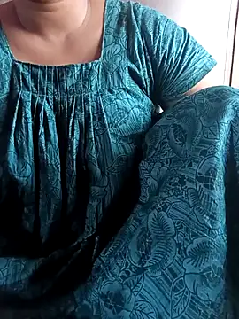 Snapshot of Aaradhya_Sharma chatting on 10.11.25 Aaradhya Sharma online show from 10.11.25