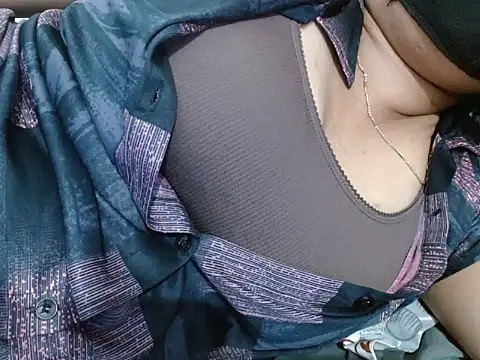 Snapshot of Vaani_Singha chatting on 09.14.25 Vaani Singha online show from 09.14.25