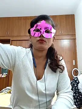 Snapshot of your_chandni04 chatting on 09.26.25 your chandni04 online show from 09.26.25