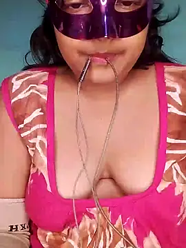 Snapshot of mimi87hoty chatting on 09.11.25 mimi87hoty online show from 09.11.25