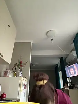 Snapshot of AliceCurlyX chatting on 11.30.25 AliceCurlyX online show from 11.30.25