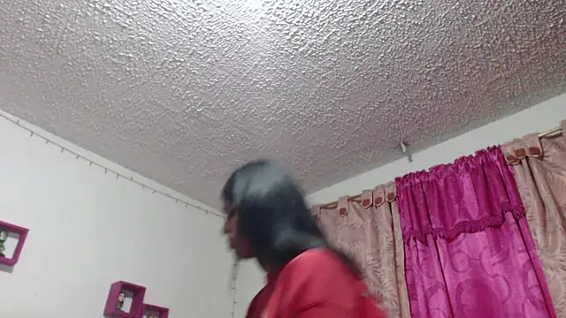 Snapshot of Lolitaa_ran chatting on 10.03.25 Lolitaa ran online show from 10.03.25