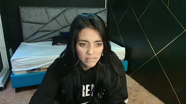 LiaMonroee  online show from 11.21.25