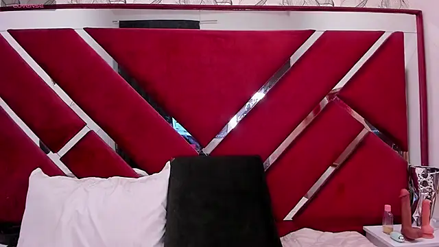 Snapshot of Dafne_Fire chatting on 10.09.25 Dafne Fire online show from 10.09.25