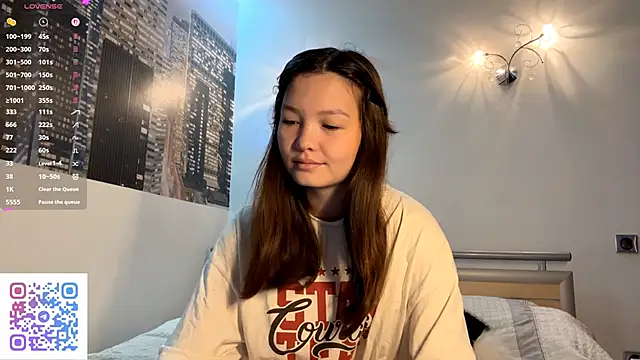 KiraVelvet online show from 09.22.25