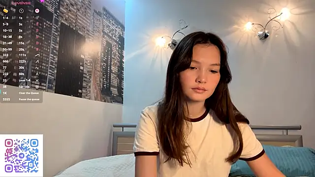 KiraVelvet online show from 09.27.25