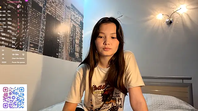 KiraVelvet online show from 09.28.25