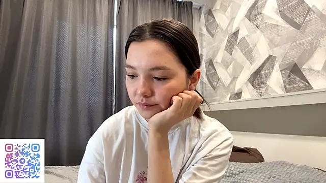 KiraVelvet online show from 11.06.25