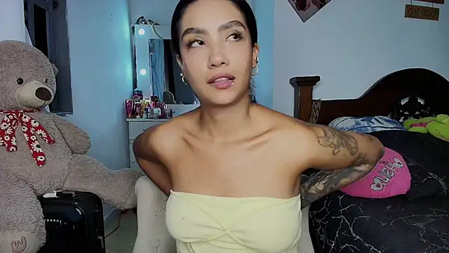 Snapshot of mia_yireth chatting on 10.06.25 mia yireth online show from 10.06.25