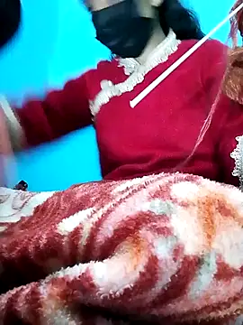 Snapshot of Pahadi_couple chatting on 10.25.25 Pahadi couple online show from 10.25.25