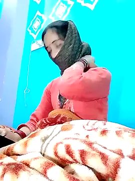 Snapshot of Pahadi_couple chatting on 10.27.25 Pahadi couple online show from 10.27.25