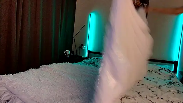 Missss Eva online show from 10.04.25