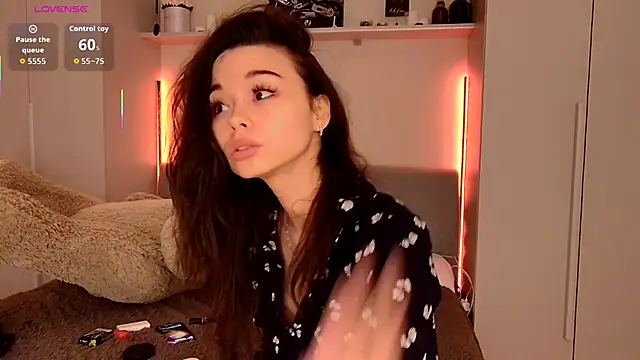 Missss Eva online show from 12.05.25