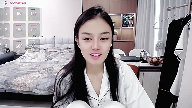 Snapshot of Xiao-zuzongl chatting on 10.08.25 Xiao-zuzongl online show from 10.08.25