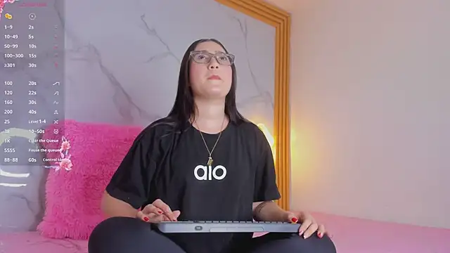 Snapshot of malka_milan chatting on 12.02.25 malka milan online show from 12.02.25