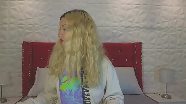 Lucy n pink online show from 10.10.25