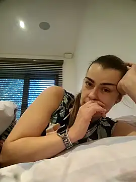 Snapshot of Carolinemiam chatting on 10.30.25 Carolinemiam online show from 10.30.25