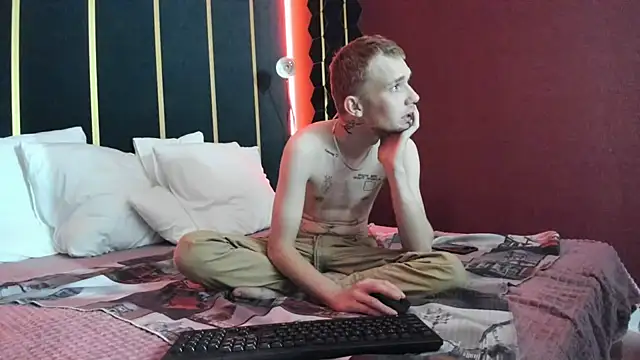 Snapshot of TimBlaks chatting on 09.30.25 TimBlaks online show from 09.30.25