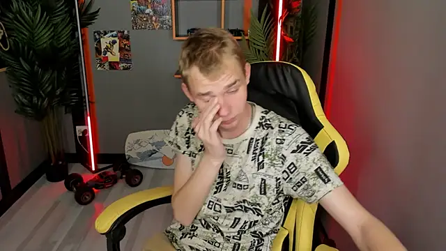 Snapshot of TimBlaks chatting on 10.10.25 TimBlaks online show from 10.10.25