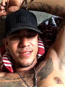 Snapshot of tattoos22 chatting on 09.09.25 tattoos22 online show from 09.09.25