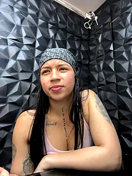 lil charme online show from 10.31.25