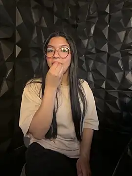 lil charme online show from 11.10.25