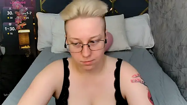 AlexandraGreen online show from 11.16.25