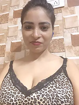 Snapshot of QUEEN-ADITI chatting on 10.02.25 QUEEN-ADITI online show from 10.02.25