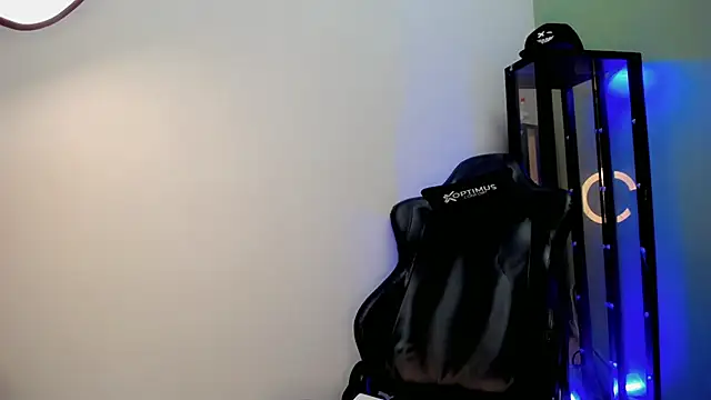 dilan hott  online show from 12.02.25