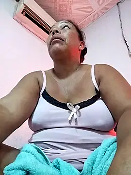 Naomi-Mature online show from 11.26.25