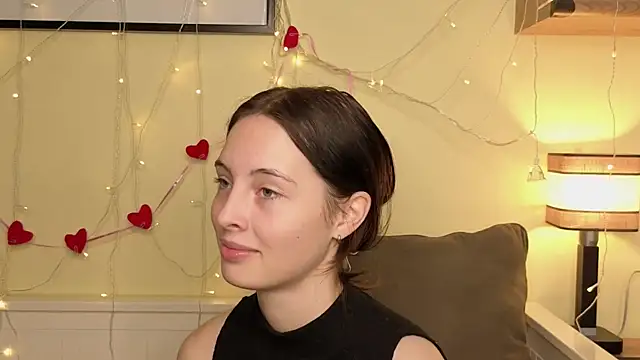 Snapshot of VernaWylie chatting on 10.14.25 VernaWylie online show from 10.14.25