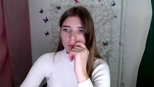 JuiceLips   online show from 09.17.25