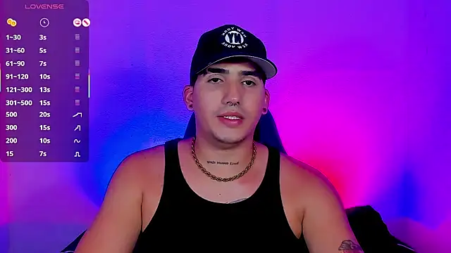 Snapshot of Saturn_boy chatting on 11.08.25 Saturn boy online show from 11.08.25