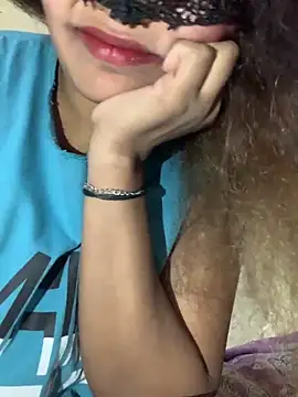 Snapshot of NeoleeLkr chatting on 11.07.25 NeoleeLkr online show from 11.07.25