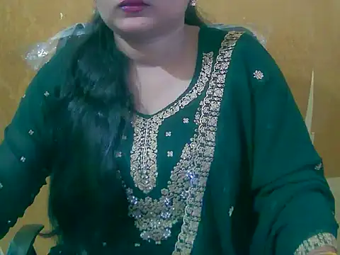 Snapshot of Saniya_K chatting on 10.04.25 Saniya K online show from 10.04.25