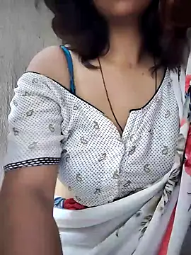 Snapshot of Love_birdss69 chatting on 10.26.25 Love birdss69 online show from 10.26.25