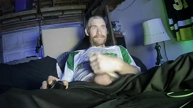 Snapshot of Tiggitytomociti chatting on 11.16.25 Tiggitytomociti online show from 11.16.25