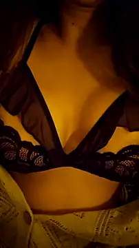 Snapshot of LeemaBean chatting on 09.23.25 LeemaBean online show from 09.23.25