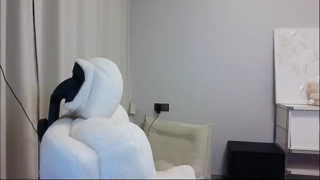 Snapshot of VianVianvv-cc chatting on 10.20.25 VianVianvv-cc online show from 10.20.25