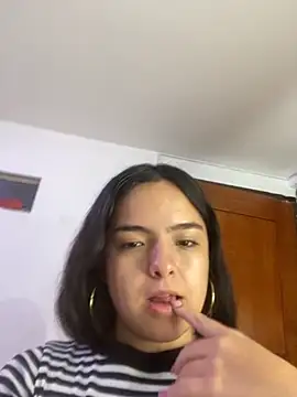 Snapshot of EmilyHarperr chatting on 10.08.25 EmilyHarperr online show from 10.08.25