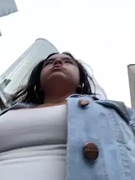 Snapshot of EmilyHarperr chatting on 10.25.25 EmilyHarperr online show from 10.25.25