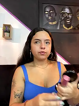 Snapshot of EmilyHarperr chatting on 11.08.25 EmilyHarperr online show from 11.08.25