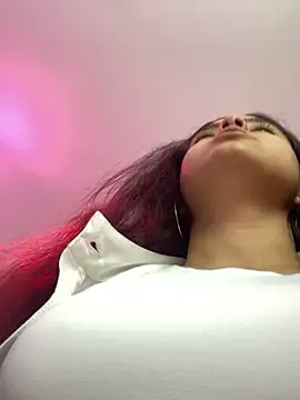 Snapshot of EmilyHarperr chatting on 11.12.25 EmilyHarperr online show from 11.12.25