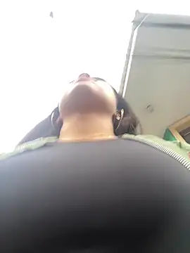 Snapshot of EmilyHarperr chatting on 11.13.25 EmilyHarperr online show from 11.13.25