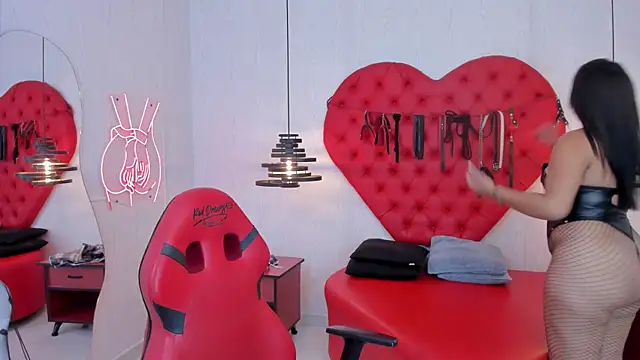 Miiaa Foxyy  online show from 10.18.25